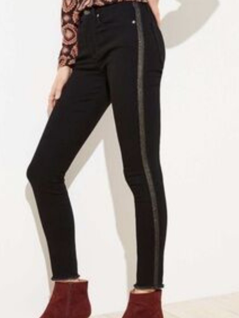 LOFT Black Skinny Jeans Metallic Good Side Stripe Raw Edge Size US 2 Waist 26